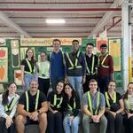 Photo de groupe des stagiaires 2024 du bureau de Toronto faisant du bénévolat à la Banque alimentaire Daily Bread.